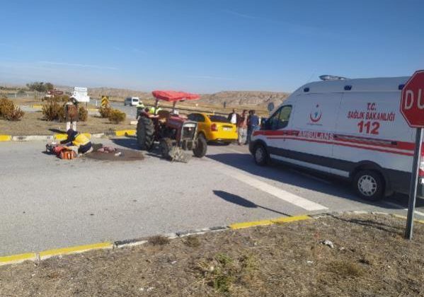 Kırıkkale’de araba ile traktör çarpıştı: 1 meyyit, 1 yaralı